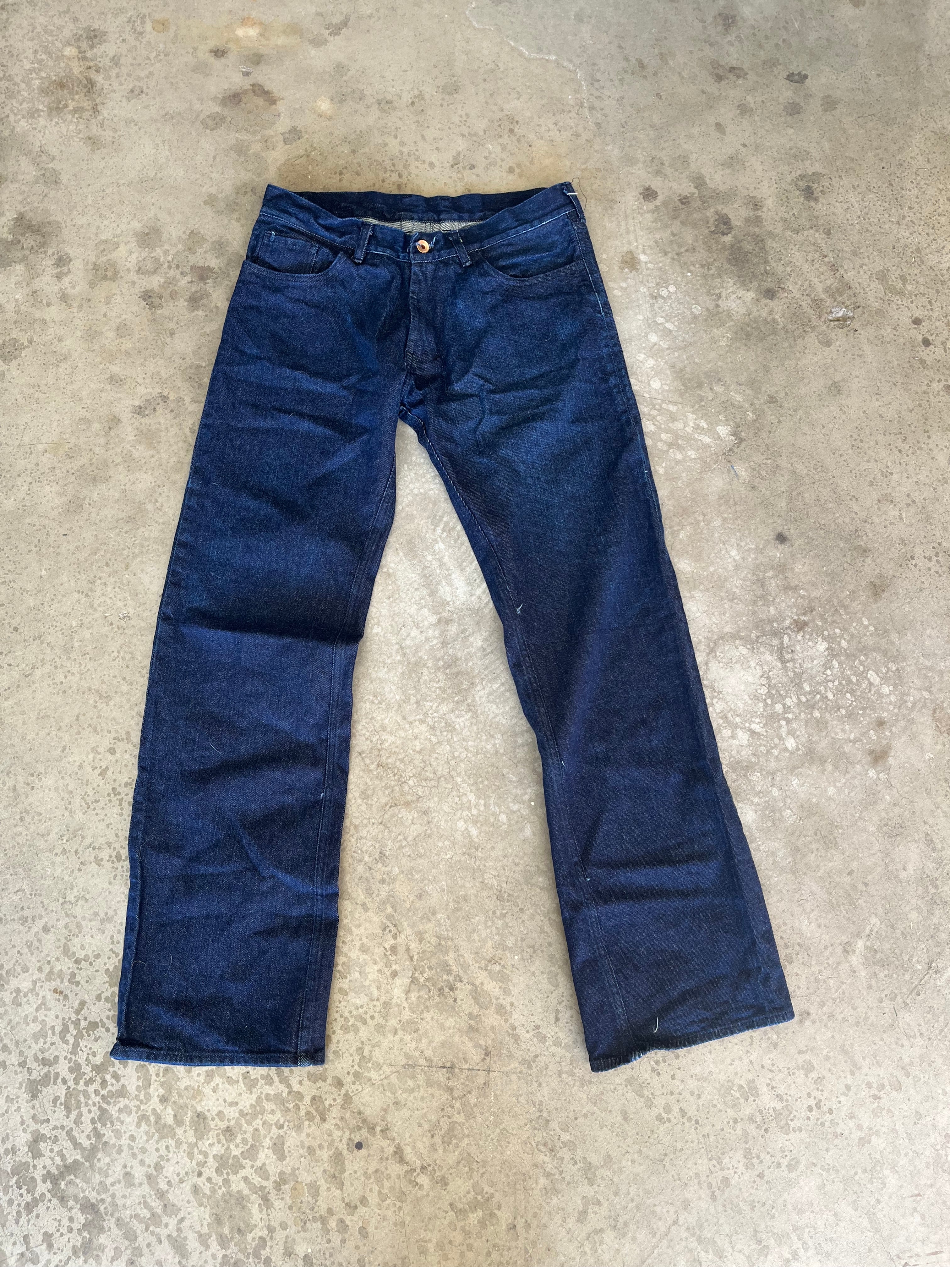 Raw Demin Swan Cut Jeans